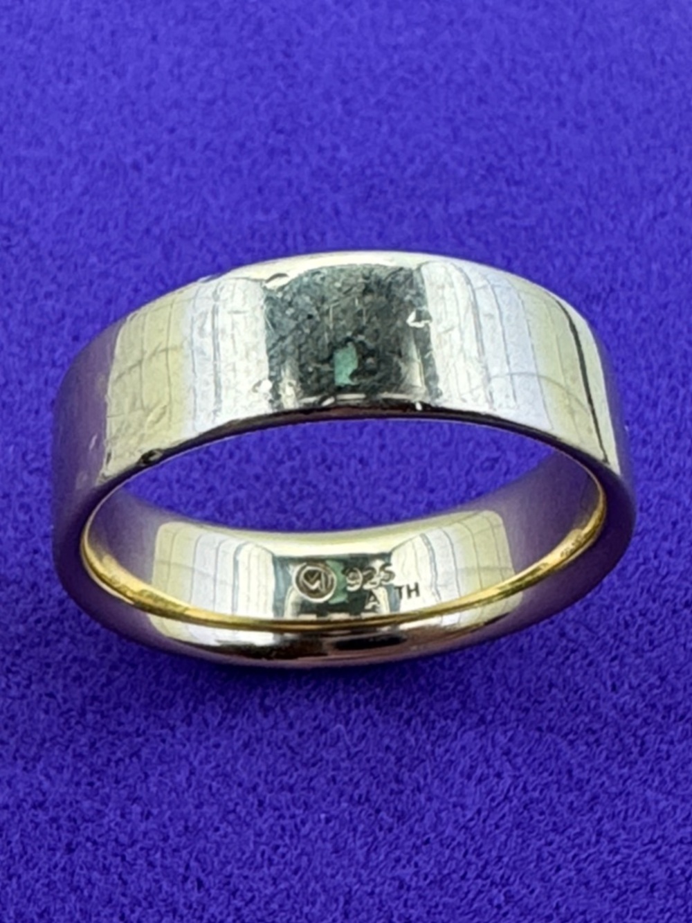 Mejuri Gold Wide Band Ring - Picture 5 of 9